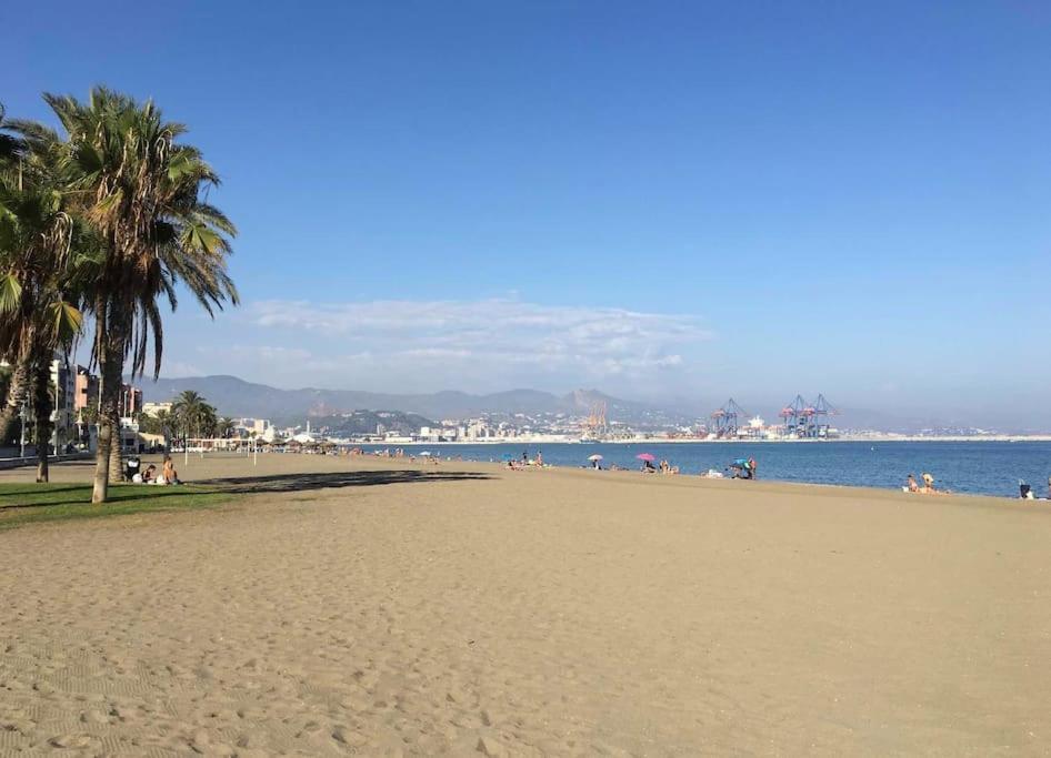 Junto estación tren y la playa, GARAJE INCLUIDO Málaga Exterior foto
